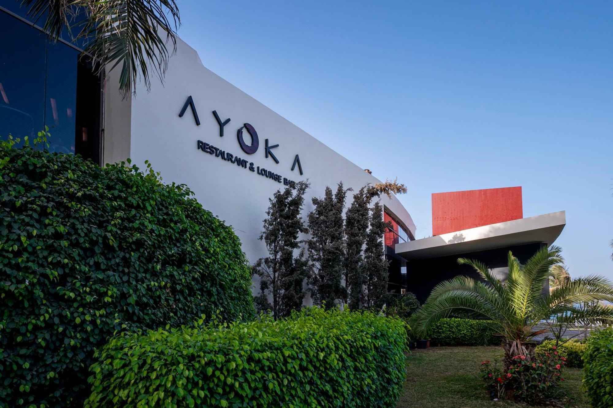 Noom Hotel Dakar Sea Plaza, A Member Of Radisson Individuals Exterior foto Myoka Restaurant and Lounge