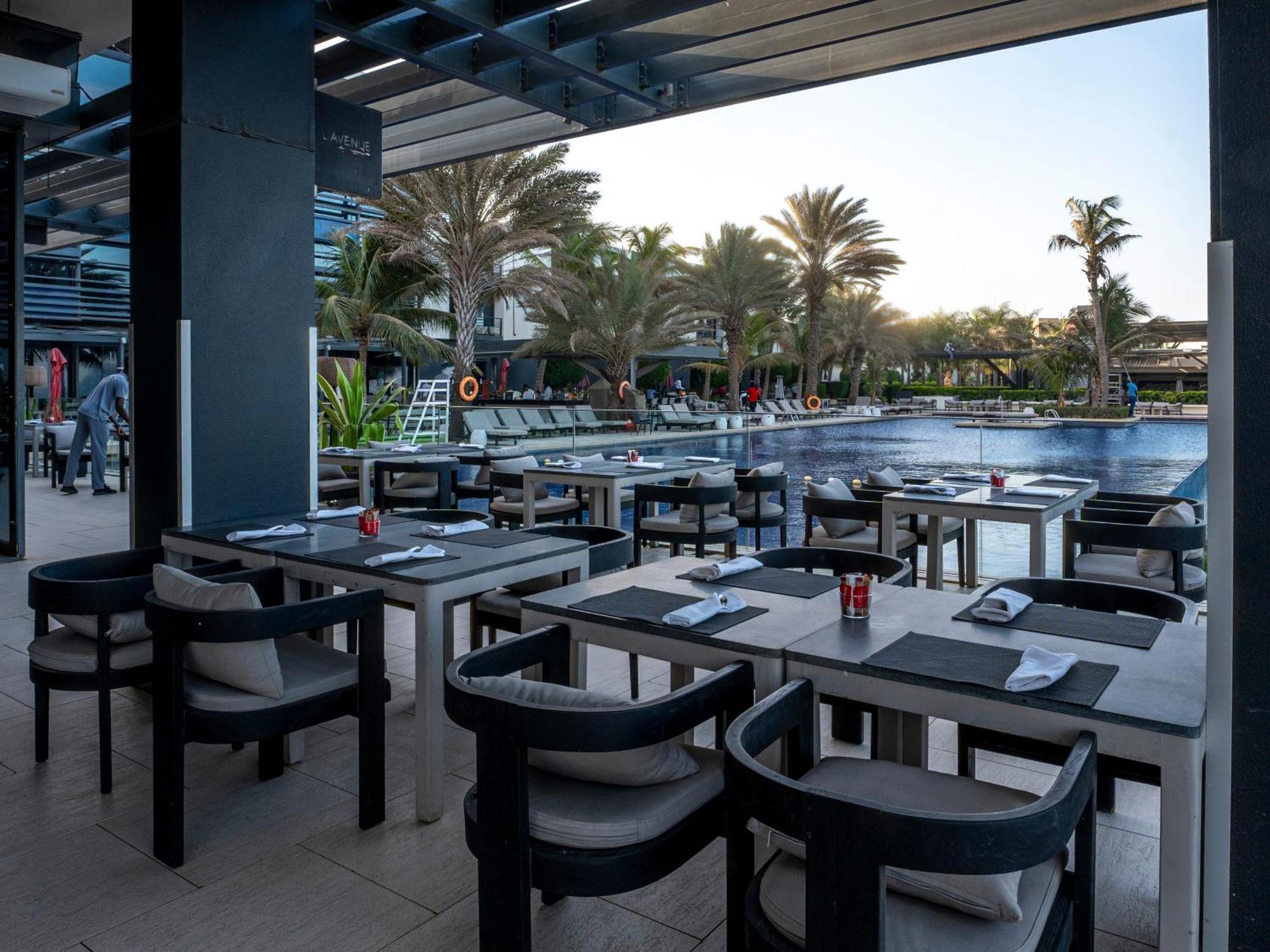 Noom Hotel Dakar Sea Plaza, A Member Of Radisson Individuals Exterior foto The Beach, Jumeirah