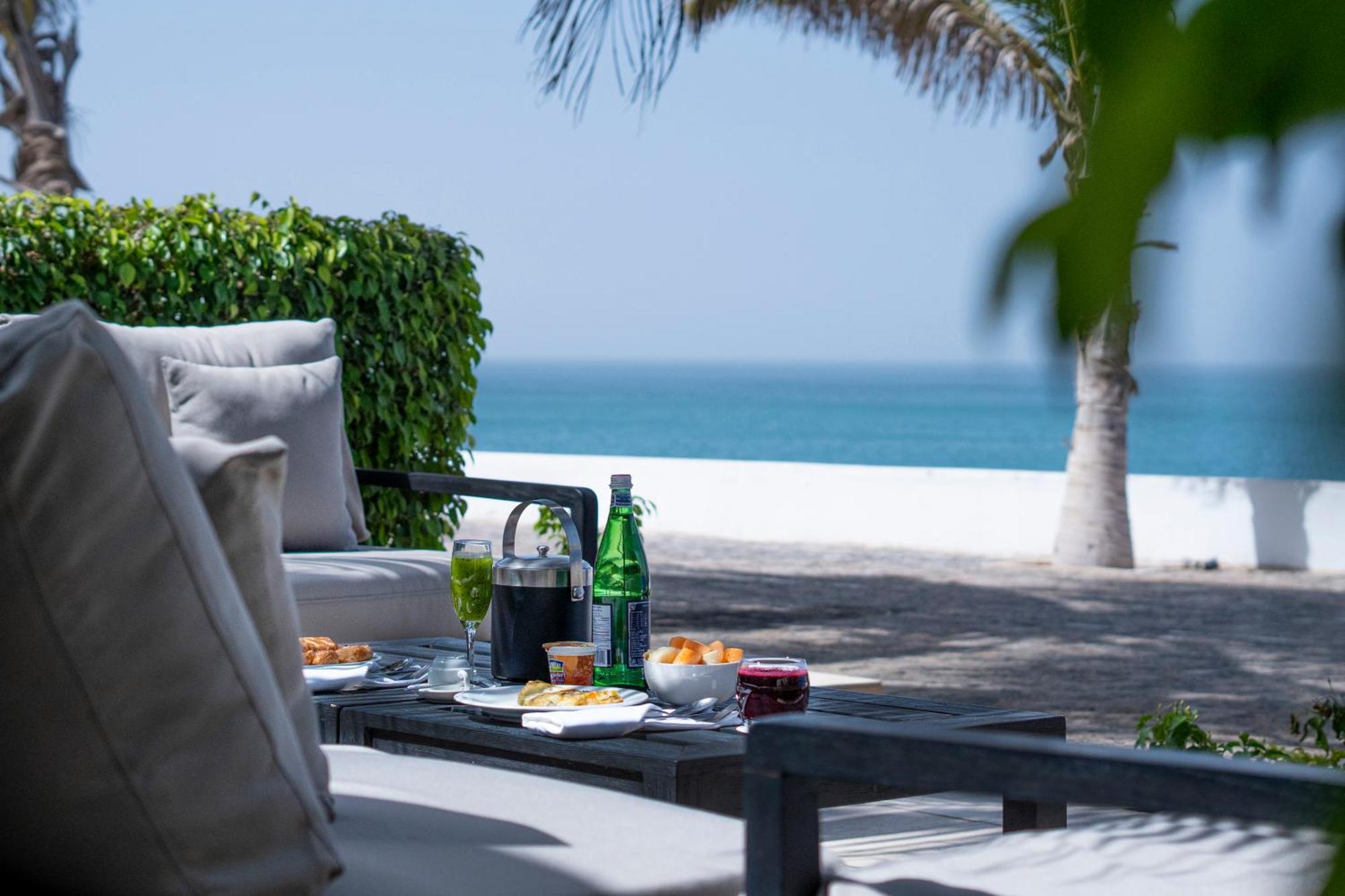 Noom Hotel Dakar Sea Plaza, A Member Of Radisson Individuals Exterior foto Beach at the Jumeirah Beach Hotel